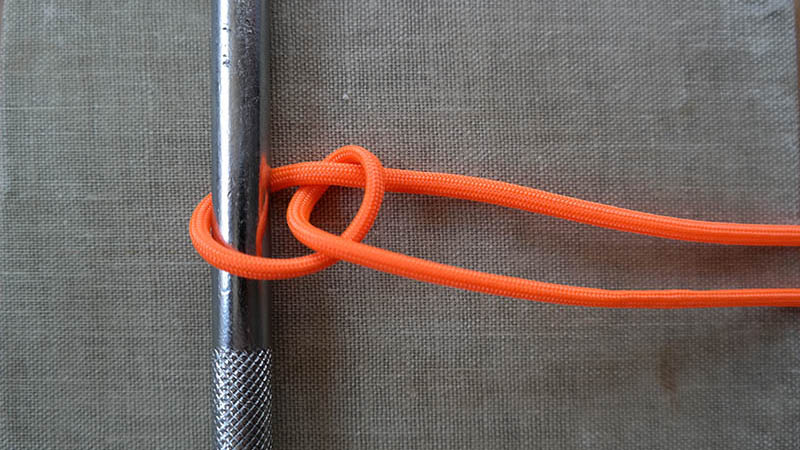 Illustration for article titled Knot Tying Process Images